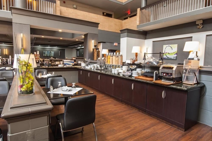 Imagen del bar/restaurante del Hotel Best Western Plus Village Park Inn. Foto 6