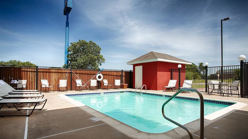 Imagen de la piscina del Hotel Best Western Plus Waco North. Foto 19
