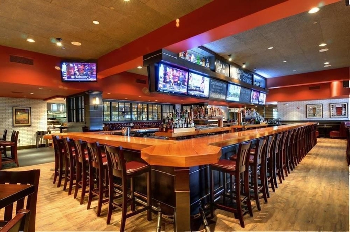 Imagen del bar/restaurante del Hotel Best Western Plus Waltham Boston. Foto 3