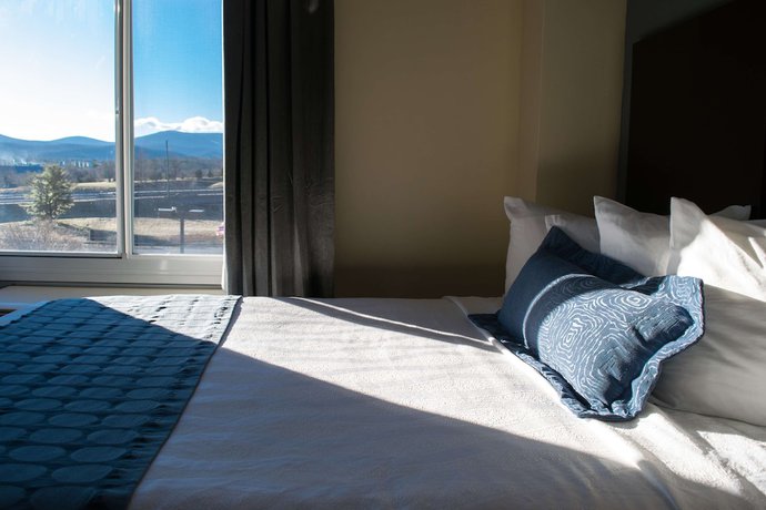 Imagen de la habitación del Hotel Best Western Plus Waynesboro Inn and Suites Conference Center. Foto 6
