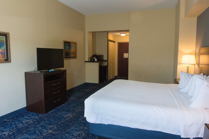 Imagen de la habitación del Hotel Best Western Plus Waynesboro Inn and Suites Conference Center. Foto 12