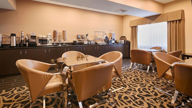 Imagen del bar/restaurante del Hotel Best Western Plus Wendover Inn. Foto 5