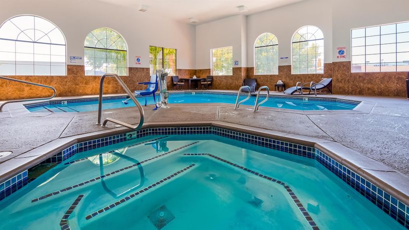 Imagen de la piscina del Hotel Best Western Plus Wendover Inn. Foto 20