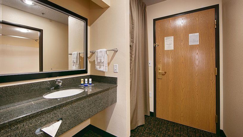 Imagen de la habitación del Hotel Best Western Plus Wendover Inn. Foto 12