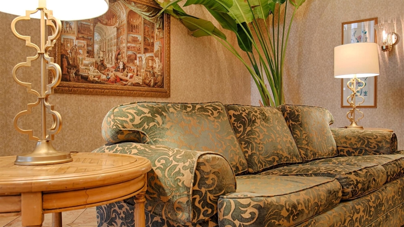 Imagen de los interiores del Hotel Best Western Plus West Covina Inn. Foto 9