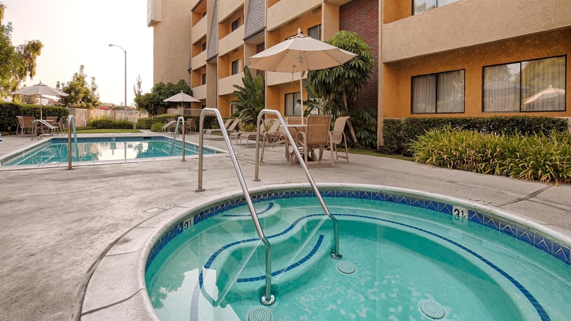 Imagen de los exteriores del Hotel Best Western Plus West Covina Inn. Foto 8