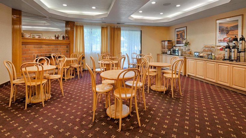 Imagen del bar/restaurante del Hotel Best Western Plus West Covina Inn. Foto 2