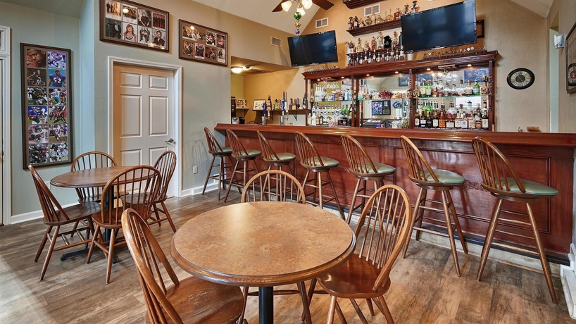 Imagen del bar/restaurante del Hotel Best Western Plus Westbank. Foto 4