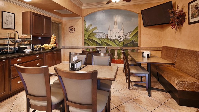 Imagen del bar/restaurante del Hotel Best Western Plus Westbank. Foto 7