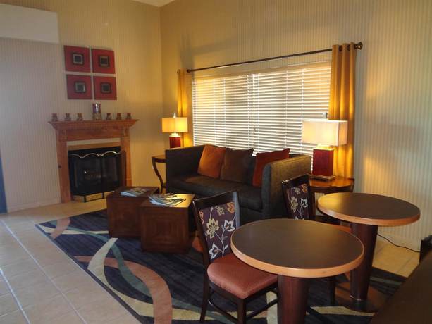 Imagen de los interiores del Hotel Best Western Plus Woodland Hills Hotel & Suites. Foto 17
