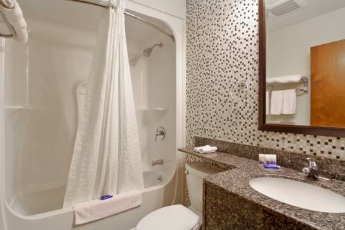 Imagen de la habitación del Hotel Best Western Plus Woodstock Inn & Suites. Foto 12