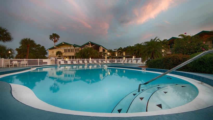 Imagen de la piscina del Hotel Best Western Plus Yacht Harbor Inn. Foto 15