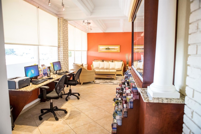 Imagen de los interiores del Hotel Best Western Plus Yacht Harbor Inn. Foto 10