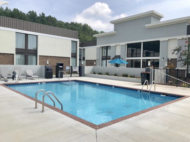 Imagen de la piscina del Hotel Best Western Plus Yadkin Valley Inn and Suites. Foto 19