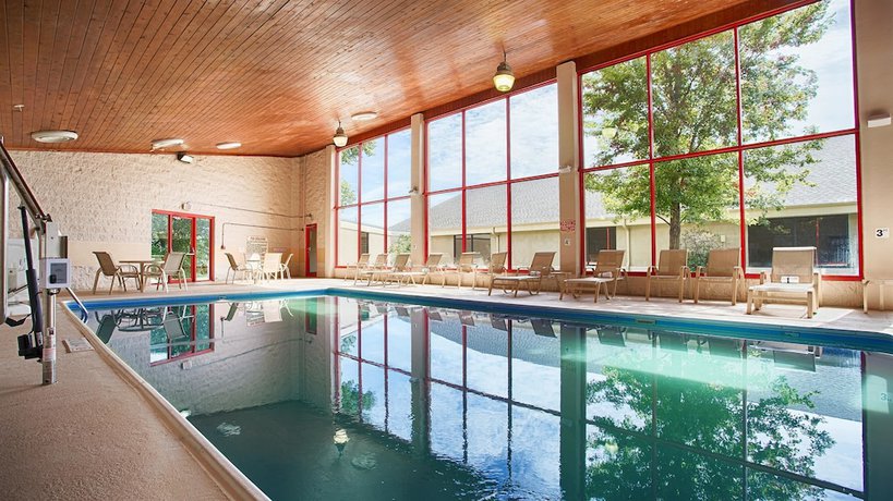 Imagen de la piscina del Hotel Best Western Plus York and Conference Center. Foto 19