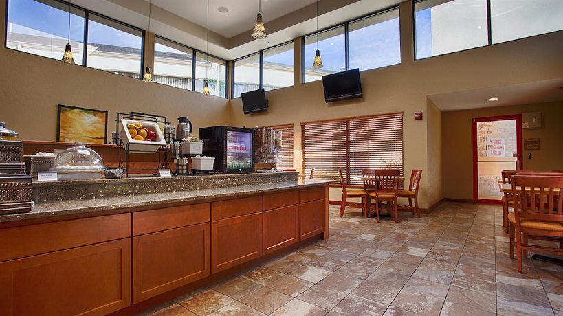 Imagen del bar/restaurante del Hotel Best Western Plus York and Conference Center. Foto 2