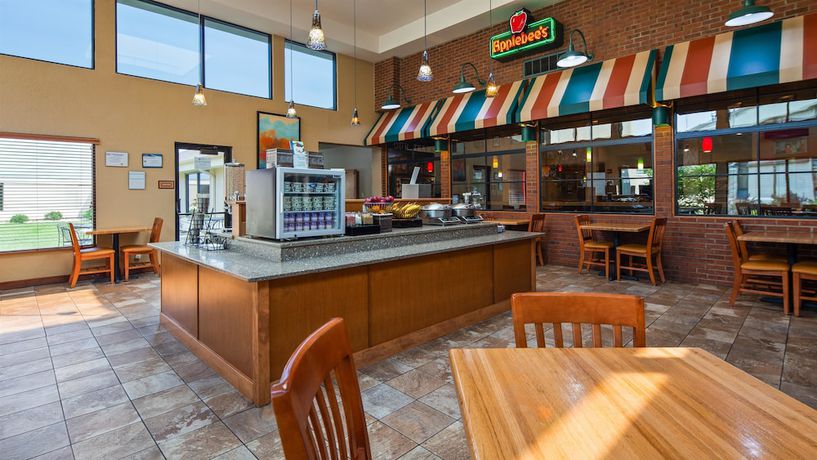 Imagen del bar/restaurante del Hotel Best Western Plus York and Conference Center. Foto 4