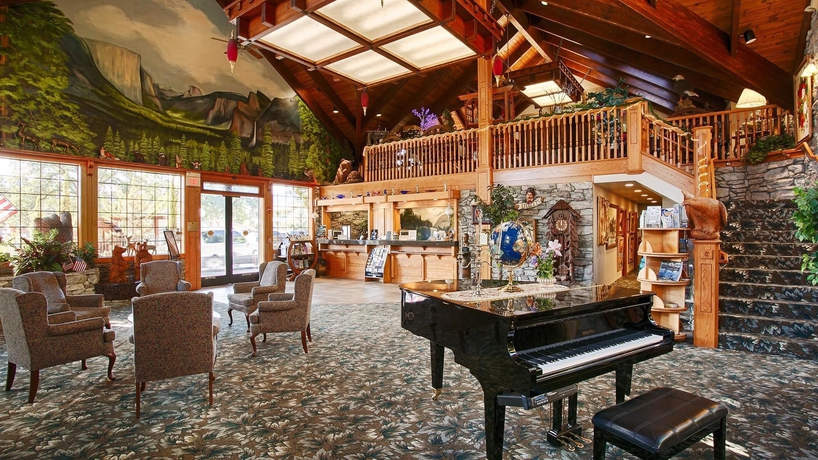 Imagen de los interiores del Hotel Best Western Plus Yosemite Gateway Inn. Foto 9