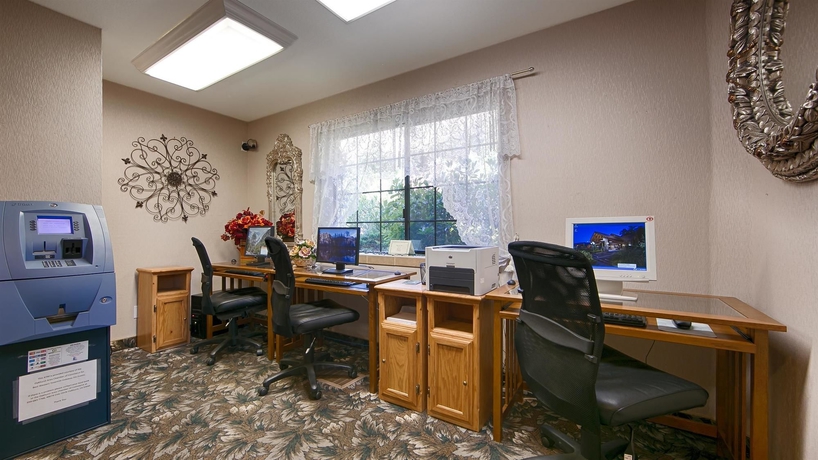 Imagen de los interiores del Hotel Best Western Plus Yosemite Gateway Inn. Foto 10