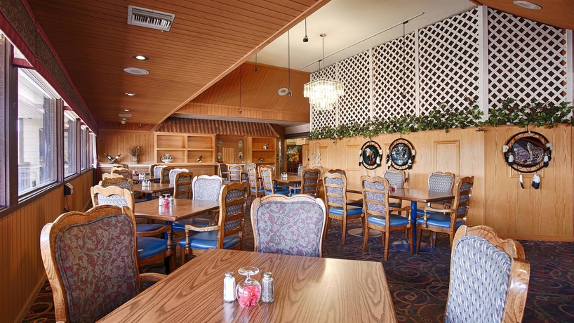 Imagen del bar/restaurante del Hotel Best Western Plus Yosemite Gateway Inn. Foto 2