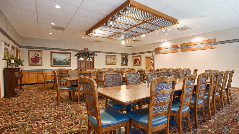 Imagen de los interiores del Hotel Best Western Plus Yosemite Gateway Inn. Foto 11