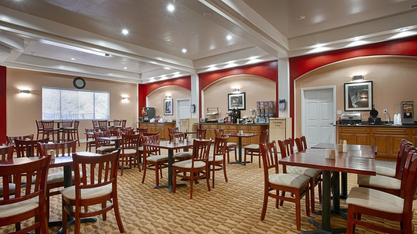 Imagen del bar/restaurante del Hotel Best Western Plus Yosemite Way Station Motel. Foto 4