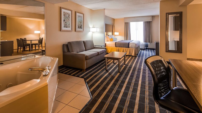 Imagen de la habitación del Hotel Best Western Plus and Suites Airport South. Foto 10