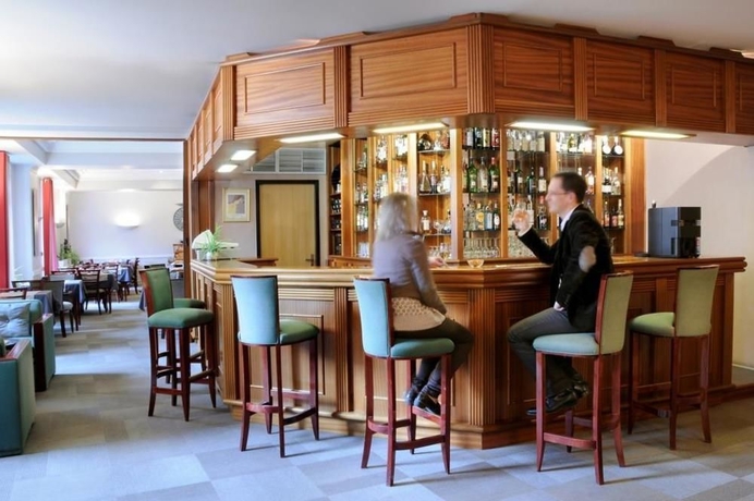 Imagen del bar/restaurante del Hotel Best Western Poitiers Centre Le Grand. Foto 3