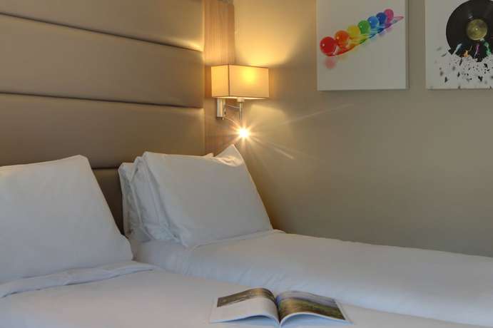 Imagen de la habitación del Hotel Best Western Pontypool Metro. Foto 11