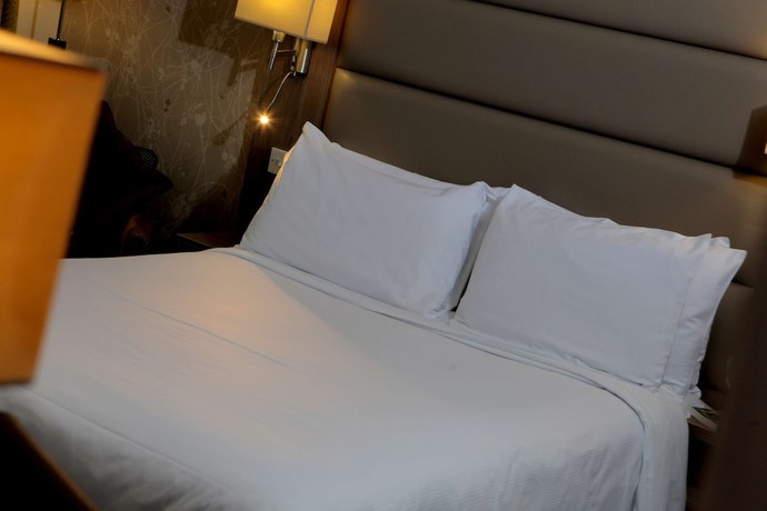 Imagen de la habitación del Hotel Best Western Pontypool Metro. Foto 16