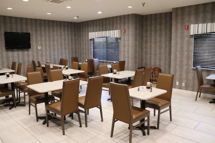 Imagen del bar/restaurante del Hotel Best Western Porterville Inn. Foto 2