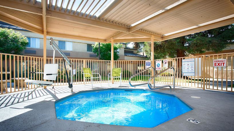 Imagen de la piscina del Hotel Best Western Porterville Inn. Foto 20