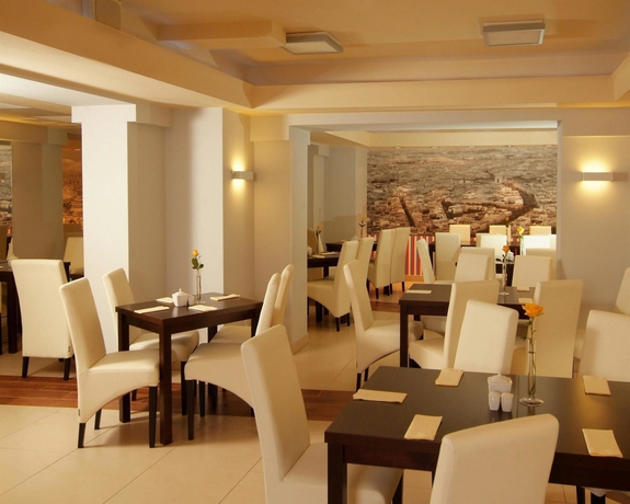 Imagen del bar/restaurante del Hotel Best Western Portos. Foto 6