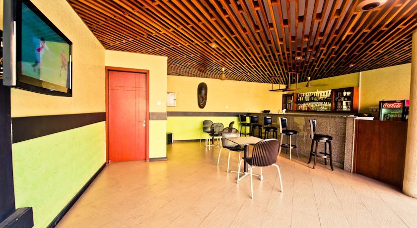 Imagen del bar/restaurante del Hotel Best Western Premier Accra Airport. Foto 8