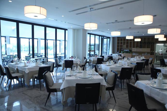 Imagen del bar/restaurante del Hotel Best Western Premier Ark. Foto 3