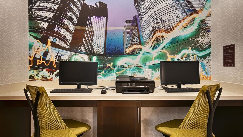 Imagen de los interiores del Hotel Best Western Premier Ashton Suites-willowbrook. Foto 11