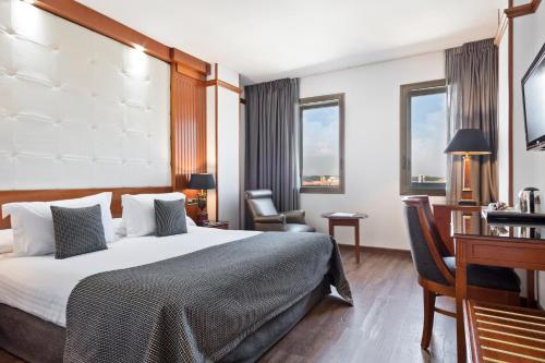 Imagen de la habitación del Hotel Best Western Premier CMC Girona. Foto 12