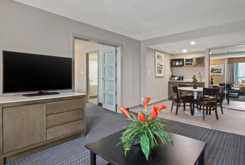 Imagen de la habitación del Hotel Best Western Premier Calgary Plaza and Conference Centre. Foto 8