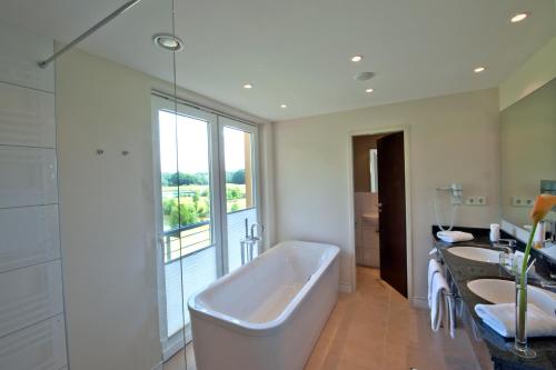 Imagen de la habitación del Hotel Best Western Premier Castanea Resort. Foto 10