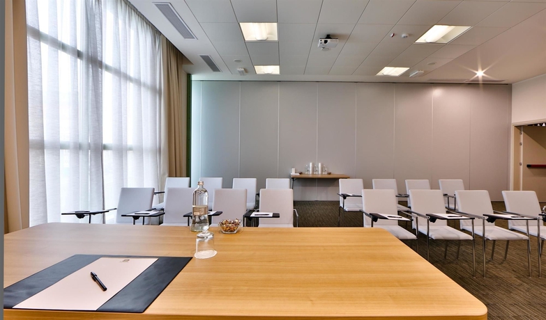 Imagen de los interiores del Hotel Best Western Premier Chc Airport. Foto 5