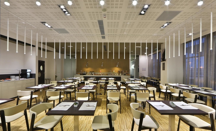 Imagen del bar/restaurante del Hotel Best Western Premier Chc Airport. Foto 2