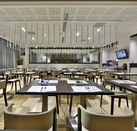 Imagen del bar/restaurante del Hotel Best Western Premier Chc Airport. Foto 4