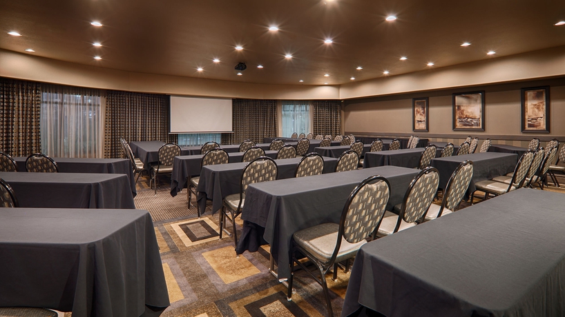 Imagen de los interiores del Hotel Best Western Premier Crown Chase Inn and Suites. Foto 9