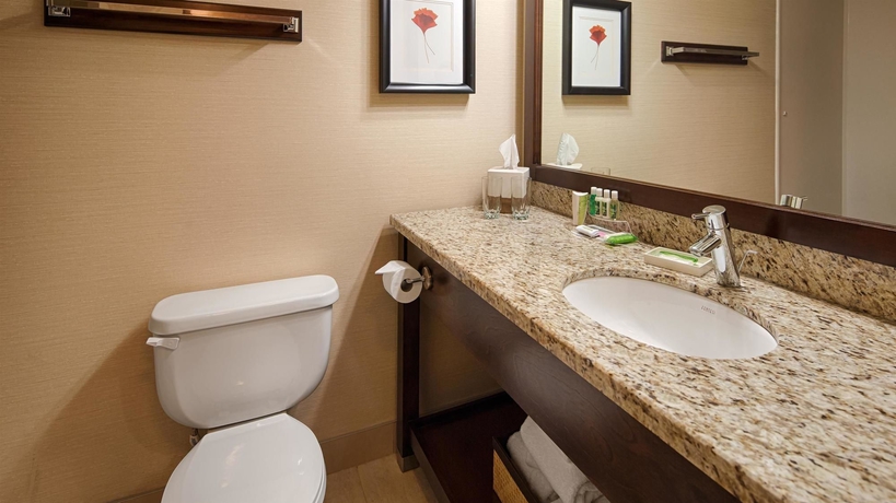 Imagen de la habitación del Hotel Best Western Premier Denham Inn and Suites. Foto 6
