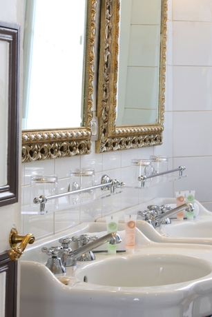 Imagen de la habitación del Hotel Best Western Premier Hôtel Trocadero La Tour. Foto 5