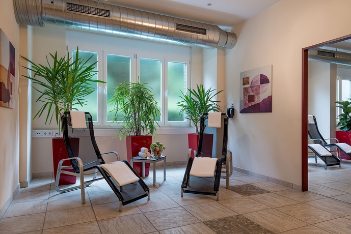 Imagen de la piscina del Hotel Best Western Premier Ib Friedberger Warte. Foto 15