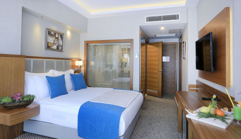 Imagen del bar/restaurante del Hotel Best Western Premier Karsiyaka Convention and Spa. Foto 3