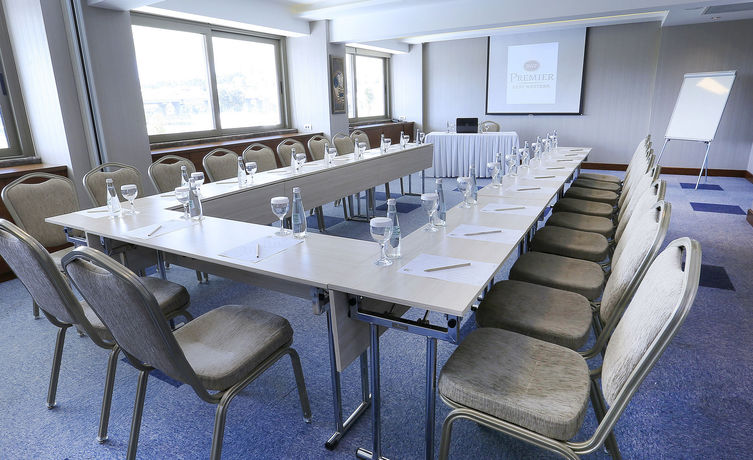 Imagen del bar/restaurante del Hotel Best Western Premier Karsiyaka Convention and Spa. Foto 6