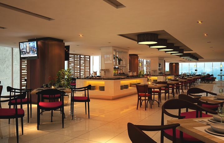 Imagen del bar/restaurante del Hotel Best Western Premier La Grande. Foto 3