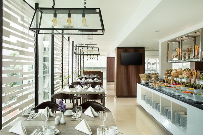 Imagen del bar/restaurante del Hotel Best Western Premier La Grande. Foto 4